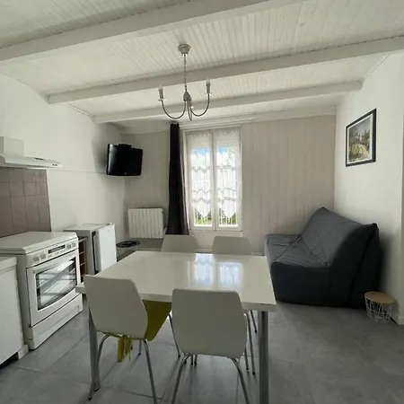 Meuble 40m2 Classe 2 Etoiles. Lumineux 04190 Apartment *