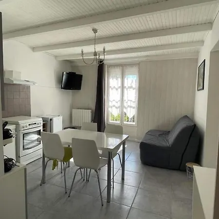 Апартаменты Meuble 40m2 Classe 2 Etoiles. Lumineux 04190 Les Mees