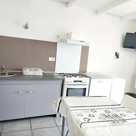 Meuble 40m2 Classe 2 Etoiles. Lumineux 04190 * Les Mées